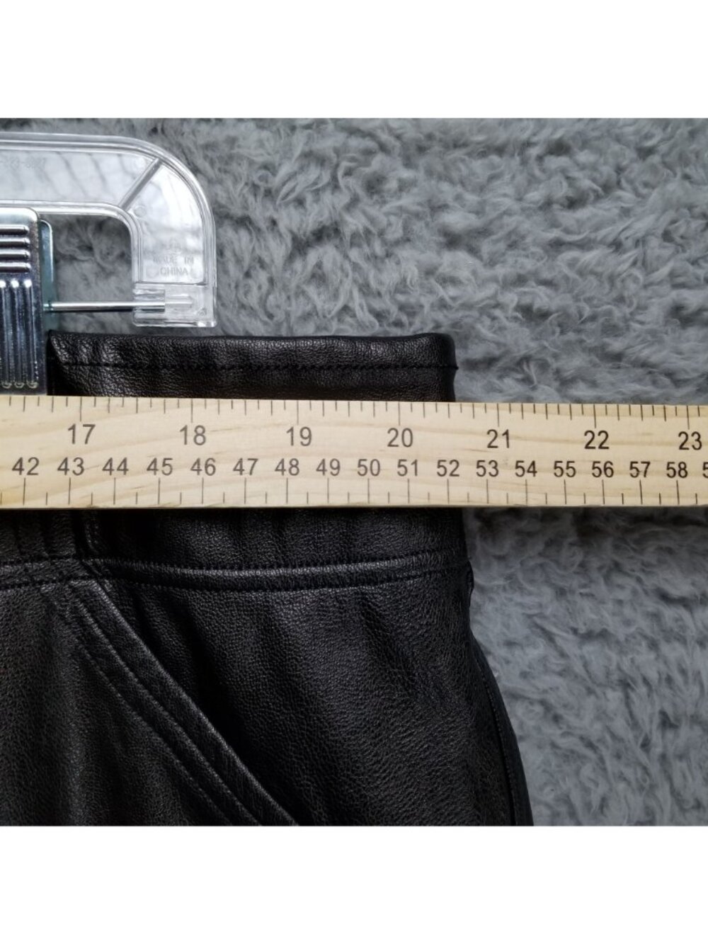 Spanx Pants Womens 3X Black Faux Leather Look High Rise Shaping Pocket Jogger - Picture 3 of 14
